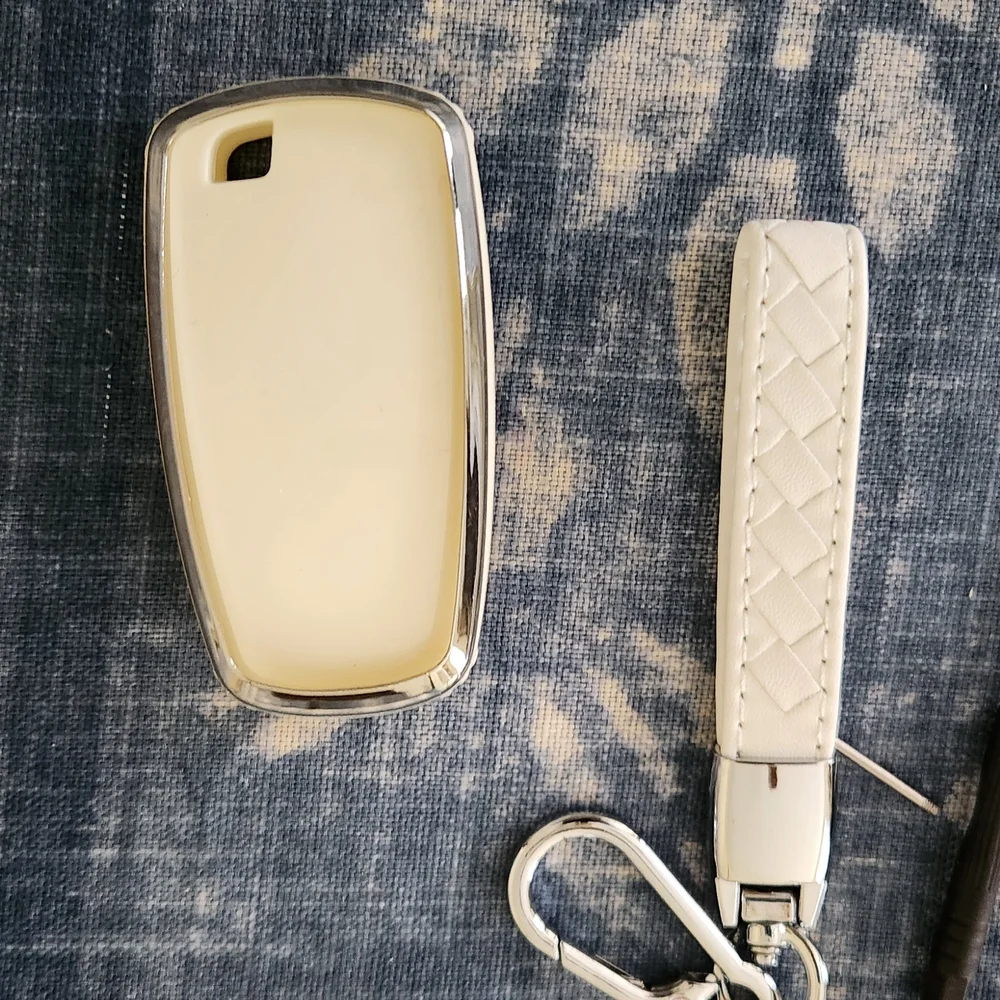 Elegant Cream Key Fob Cover with Strap For FORD Fusion, Escape, Explorer, F150